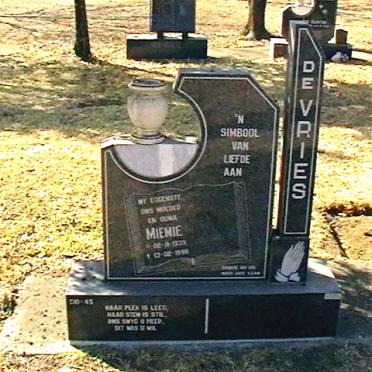 VRIES Miemie, de 1933-1998