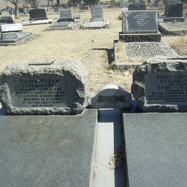 ESTHERHUYSEN Pieter Willem 1908-1963 &amp; Agnes Gertrude 1914-1976