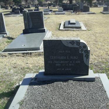 KUNZ Gertruida E. nee ENGELBRECHT 1898-1970