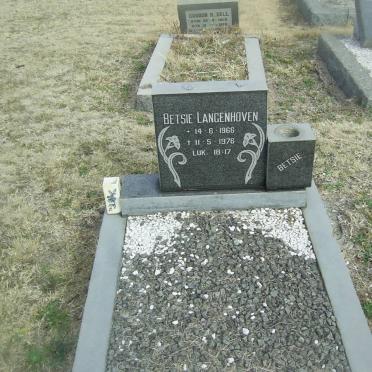 LANGENHOVEN Betsie 1966-1976