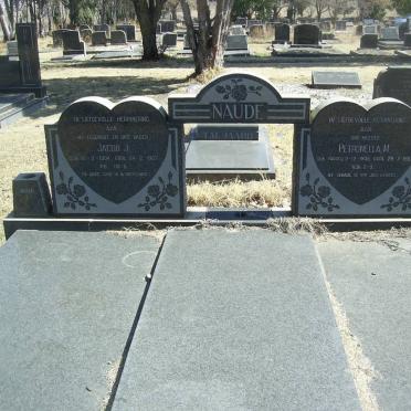 NAUDE Jacob J. 1904-1967 &amp; Petronella M. 1905-1983