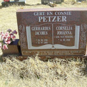 PETZER Gerhardus Jacobus 1918-2001 &amp; Cornelia Johanna VAN NIEKERK 1940-