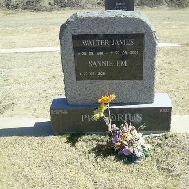 PRETORIUS Walter James 1918-2004 &amp; Sannie F.M. 1926-