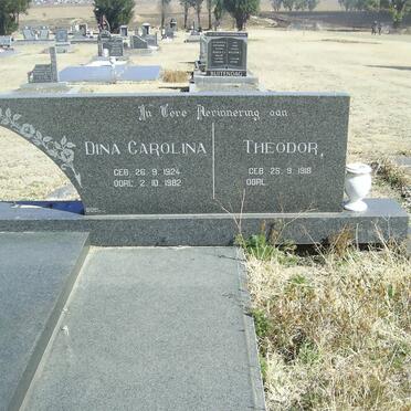 ?? Theodor 1918- &amp; Dina Carolina 1924-1982