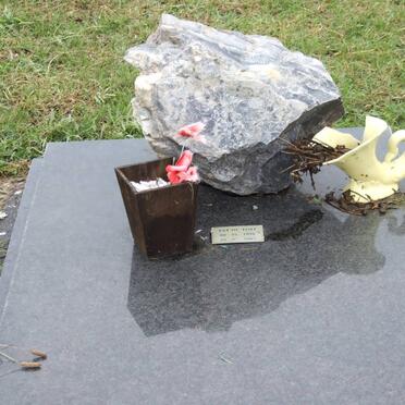 TOIT Tat, du 1936-2007