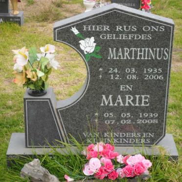 ? Marthinus 1935-2006 &amp; Marie 1939-2008