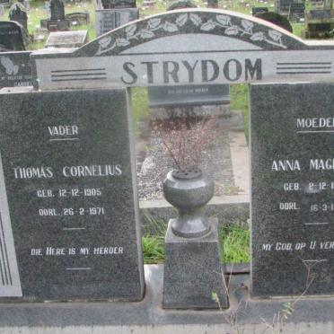 STRYDOM Thomas Cornelius 1905-1971 &amp; Anna Magrieta 1906-1998