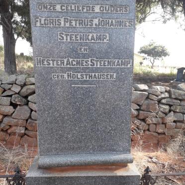STEENKAMP Floris Petrus Johannes & Hester Agnes HOLSTHAUSEN