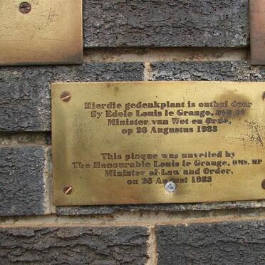08. Plaque unveiled by Minister of Law &amp; Order, Louis le Grange 1983