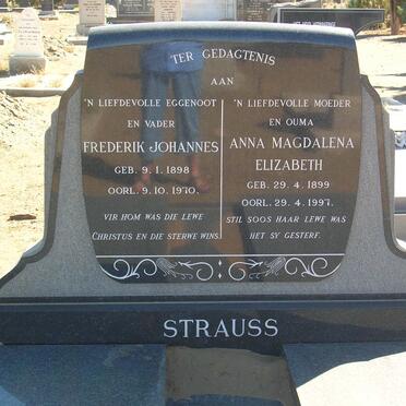 STRAUSS Frederik Johannes 1898-1970 &amp; Anna Magdalena Elizabeth 1899-1997