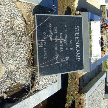 STEENKAMP Jan H. 1912-1978 &amp; Magritha J. VAN DER MERWE 1912-