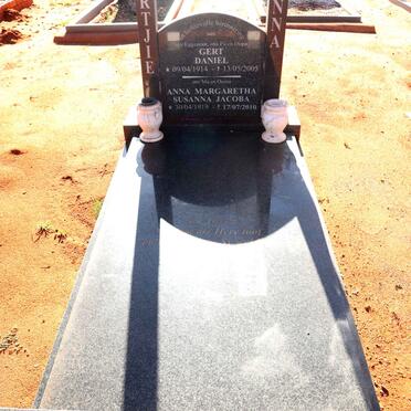 HAASBROEK Gert Daniel 1914-2005 & Anna Margaretha Susanna Jacoba 1919-2010