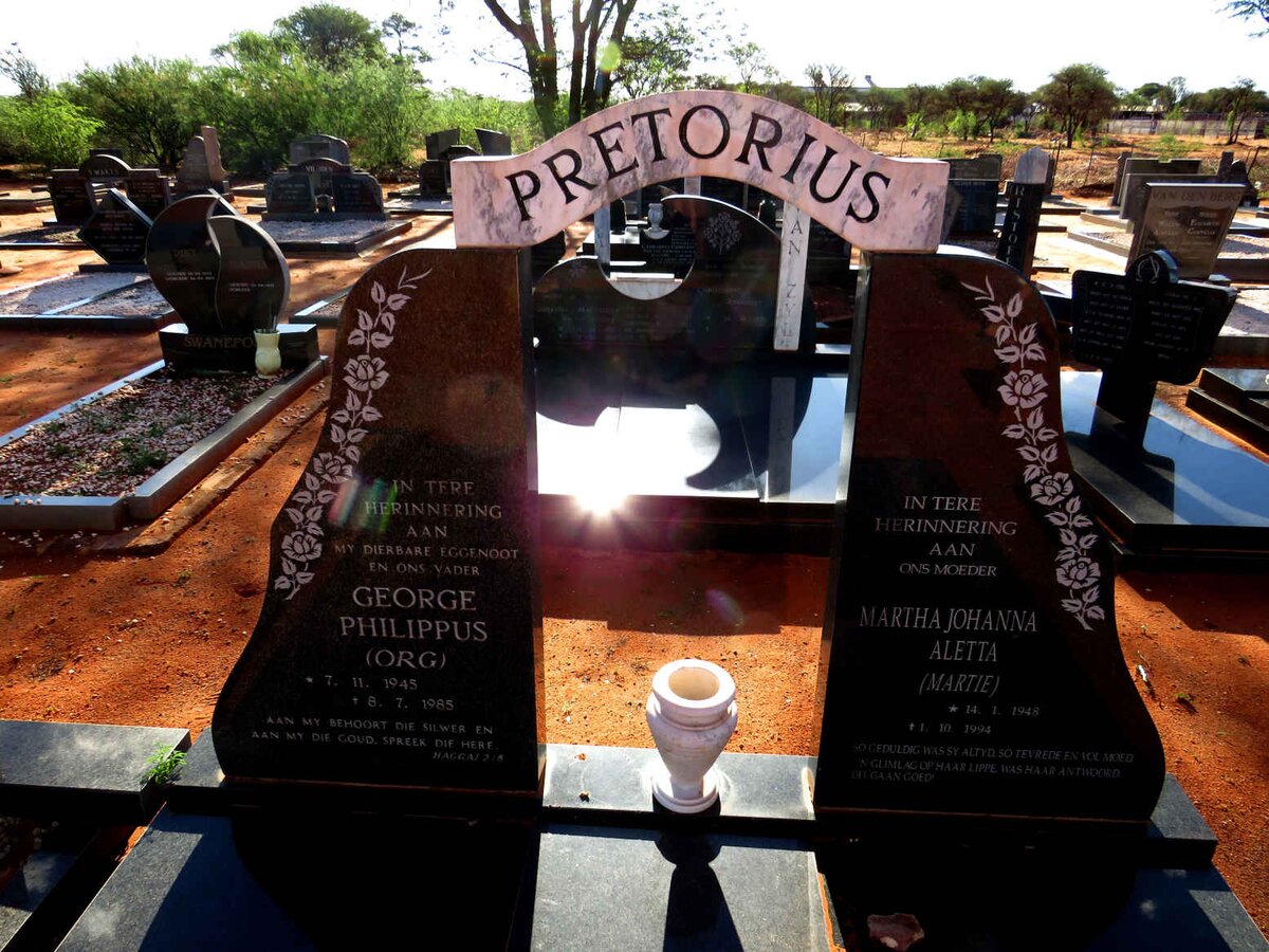 1PRETORIUS George Philippus 1945-1985 & Martha Johanna Aletta 1948-1994