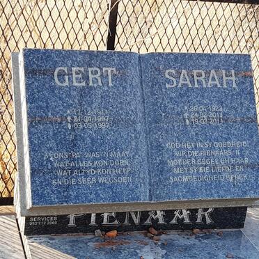 PIENAAR Gert 1911-1997 &amp; Sarah 1923-2011