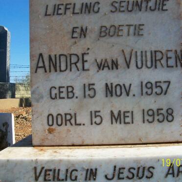 VUUREN André, van 1957-1958