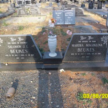 BEUKES Salomon J.E. 1913-1986 &amp; Martha Magdalena 1921-1999