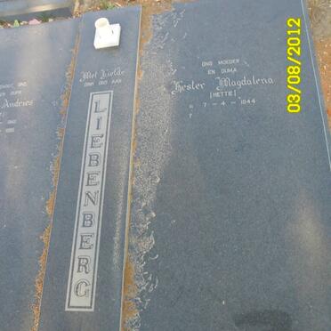 LIEBENBERG Petrus Andries 1942-1995 &amp; Hester Magdalena 1944- _2