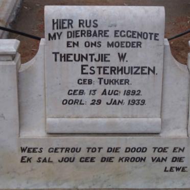 ESTERHUIZEN Theuntjie W. nee TUKKER 1892-1939