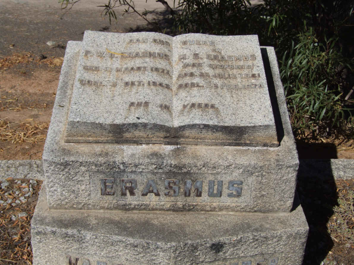 ERASMUS P.W.O. 1877-1945 & M.S. STOFBERG 1881-1970