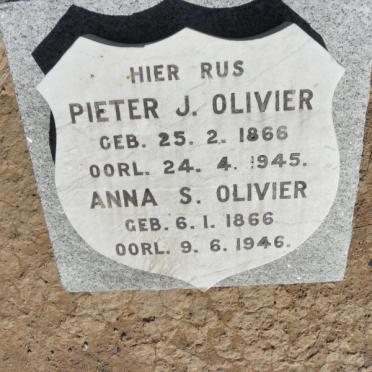 OLIVIER Pieter J. 1866-1945 &amp; Anna S. 1866-1946