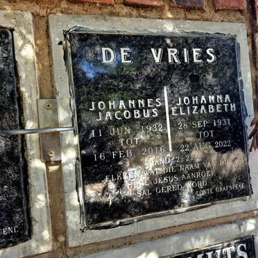 VRIES Johannes Jacobus, de 1932-2016 & Johanna Elizabeth 1931-2022