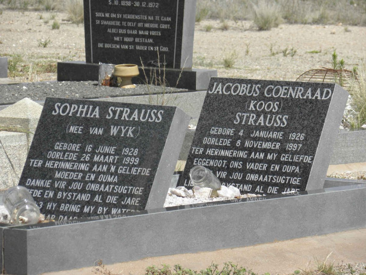 STRAUSS Jacobus Coenraad 1926-1997 & Sophia VAN WYK 1928-1999