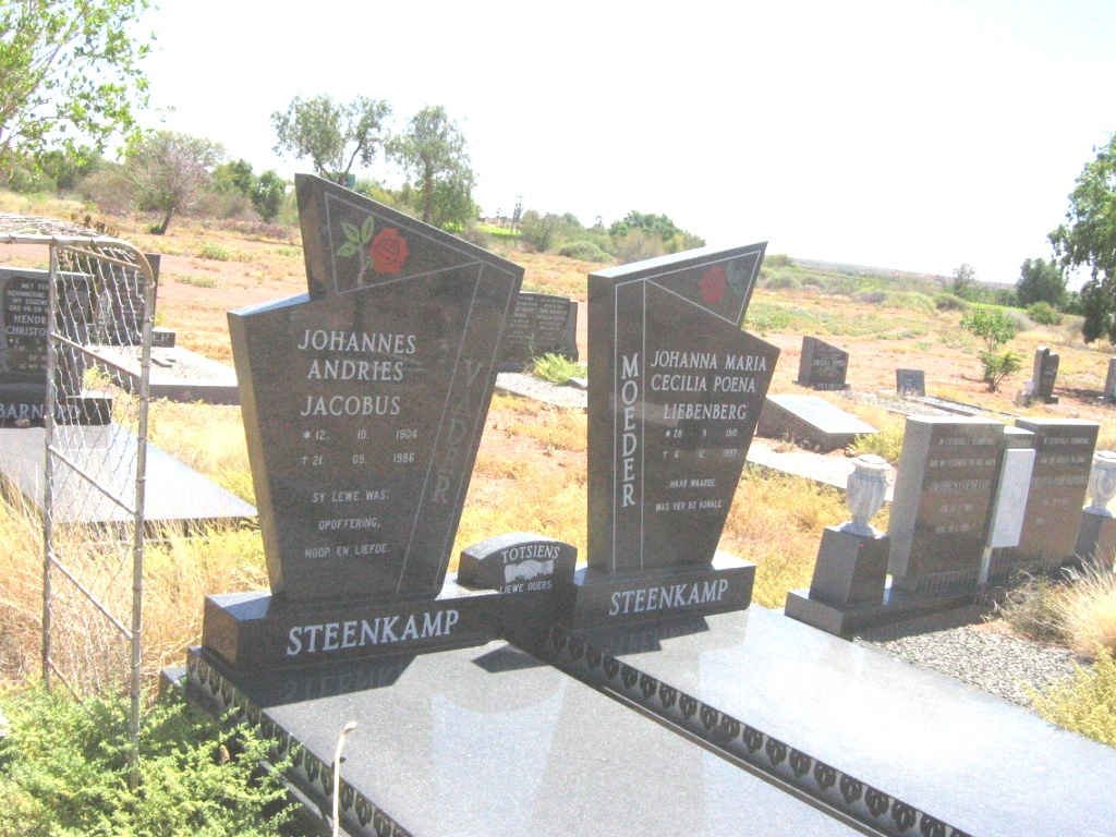 STEENKAMP Johannes Andries Jacobus 1904-1986 & Johanna Maria Cecilia LIEBENBERG 1910-1997