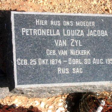 ZYL Petronella Louiza Jacoba, van nee VAN NIEKERK 1874-1956