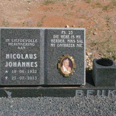 BEUKES Nicolaus Johannes 1932-2013