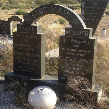 STEENKAMP Daniel Benjamin 1881-1963 &amp; Aletta Susanna M. GROBLER 1900-1980