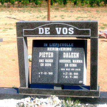 VOS Pieter de, 1948-  &amp; Daleen 1949-2003