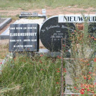 NIEUWOUDT Jacobus J. 1949- &amp; Elizabeth M. SCHNETLER 1952-1992 :: NIEUWOUDT Elias W. 1979-1995