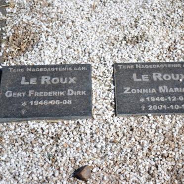 ROUX Gert Frederik Dirk, le 1946- &amp; Zonnia Mariana 1946-2001