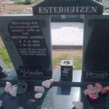 ESTERHUIZEN Marthinus Jacobus 1925-1982