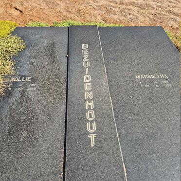 BEZUIDENHOUT Willie 1919-1998 & Magrietha 1918-1996