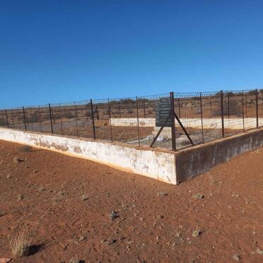 Northern Cape, KENHARDT district, Klerck's Goubeep 236, Shaw se Vlei, farm cemetery