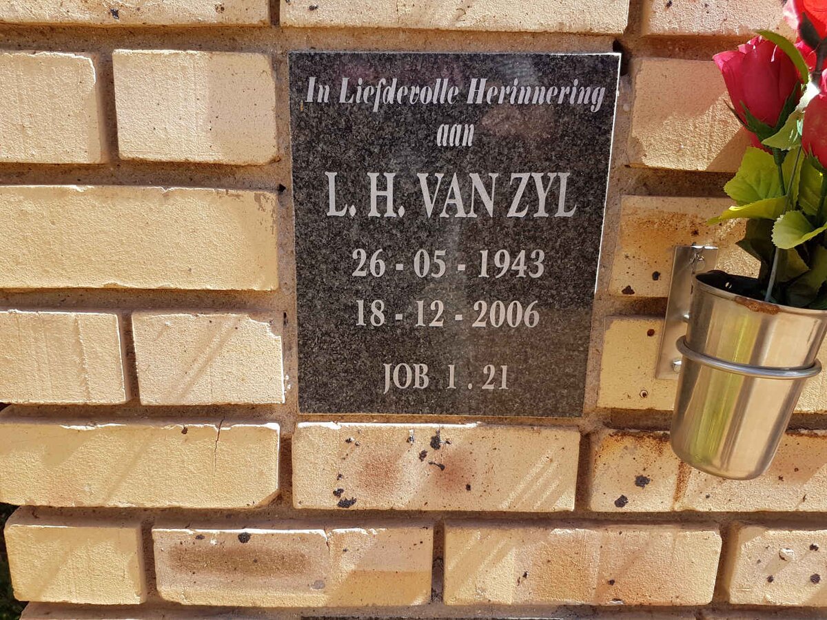 ZYL L.H., van 1943-2006