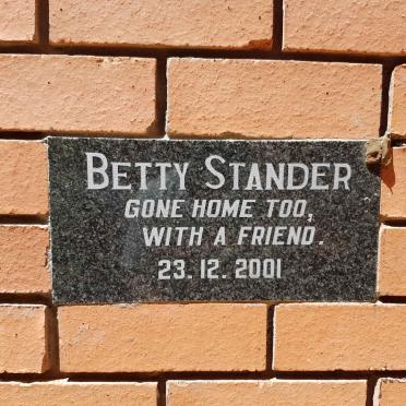 STANDER Betty -2001