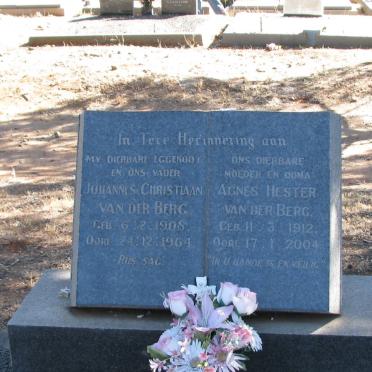 BERG Johannes Christiaan, van der 1908-1964 &amp; Agnes Hester 1912-2004