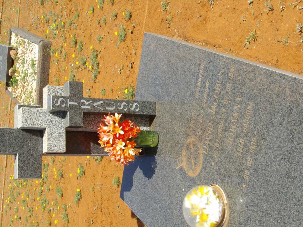STRAUSS Dawid Jacobus 1935-1991 & Johanna BASSON 1939-