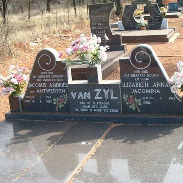 ZYL Jacobus Andries Van Antwerpen, van 1918-1987 &amp; Elizabeth Anna Jacomina 1921-