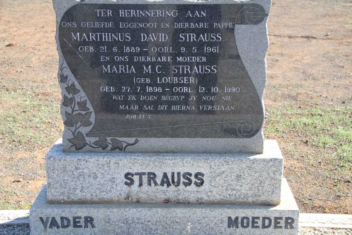 STRAUSS Marthinus David 1889-1961 & Maria M.C. LOUBSER 1898-1990