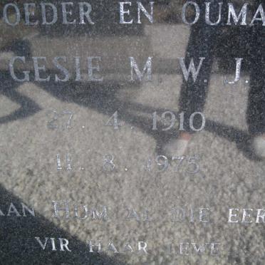 VISSER Michiel Georg 1900-1983 &amp; Gesie M.W.J. 1910-1975