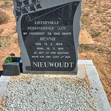 NIEUWOUDT Hennie 1909-1971