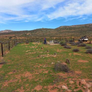 Northern Cape, NAMAQUALAND district, Remhoogte 416, Rooiwal, farm cemetery