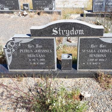 STRYDOM Petrus Johannes Herclaas 1959-1983 &amp; Susanna Cornelia Hendrina DE WAAL 1942-