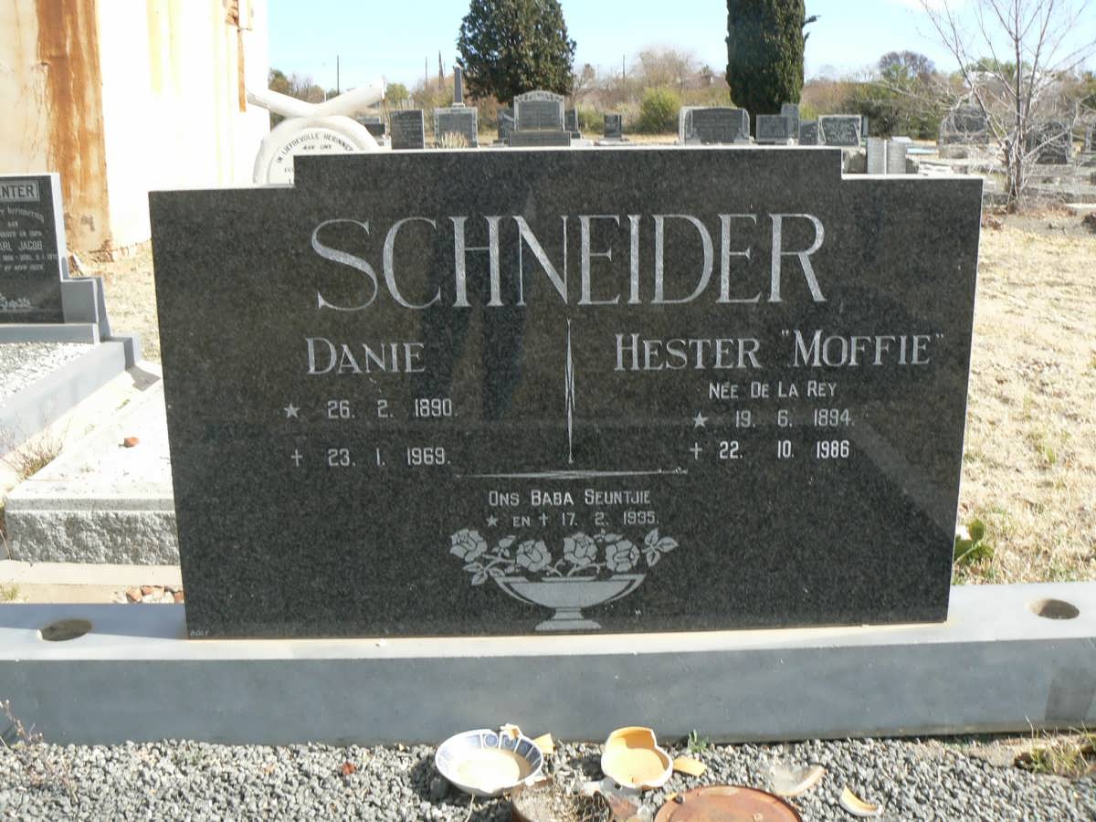 SCHNEIDER Danie 1890-1969 & Hester DE LA REY 1894-1986 :: SCHNEIDER Baba 1935-1935
