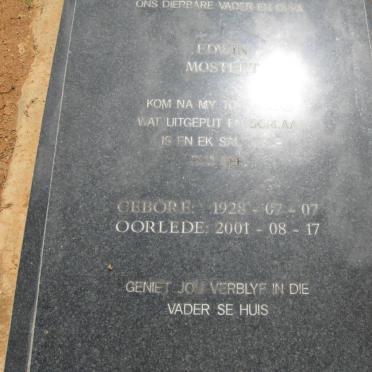 MOSTERT Edwin 1928-2001 &amp; Susanna Magrieta Aletta 1933-2000 