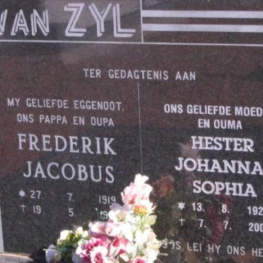 ZYL Frederik Jacobus, van 1919-19?? &amp; Hester Johanna Sophia 1924-2003