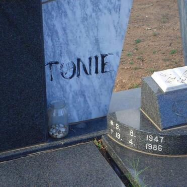 BOTES Tonie 1947-1986
